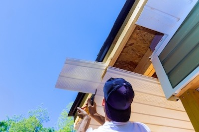 representative-of-company-installed-vinyl-soffit-p-2024-07-23-20-36-38-utc